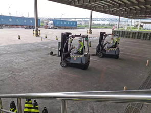 天津食品工廠趣味叉車地牛競賽 勞動技藝與團(tuán)隊協(xié)作的盛宴